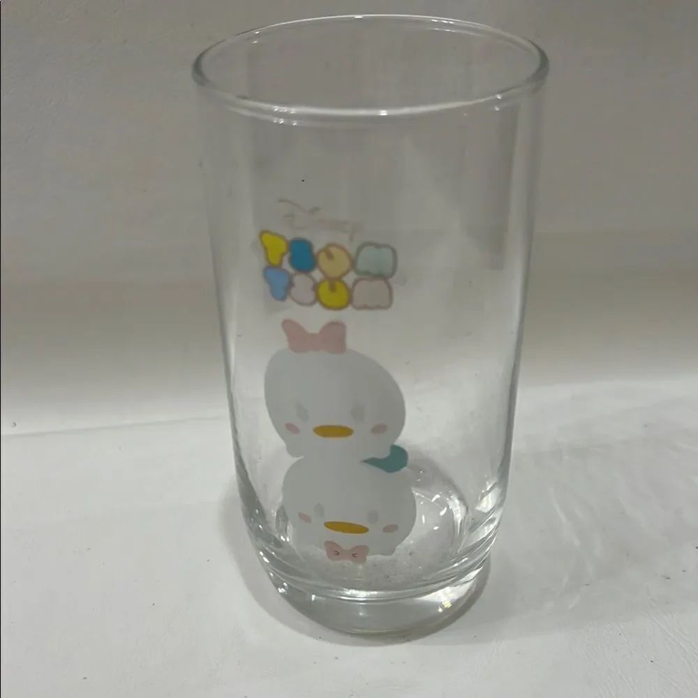 Disney Tsum Tsum Glass with Duck Design 10 Ounces 2 1/4 Round 4 3/4 Inch Tall